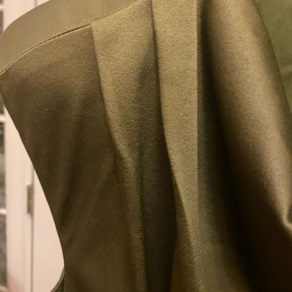 NWOT ELLIAT ARMY GREEN ASYMMETRICAL DRESS SIZE S - Picture 8 of 11